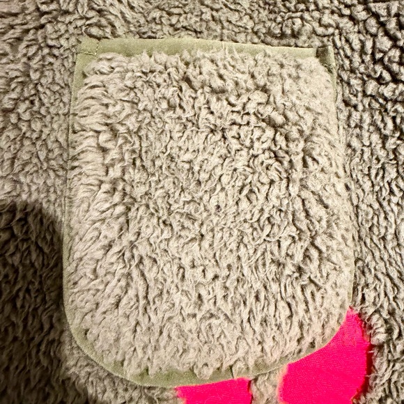 THE GREAT. Olive Fleece with Red Accents size M - Picture 6 of 8